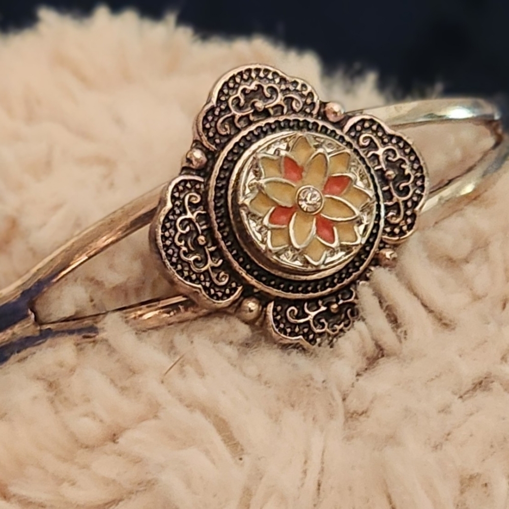 12mm Petite Snap Bracelet | Floral Design | Gold Tone Orange Accented Snap